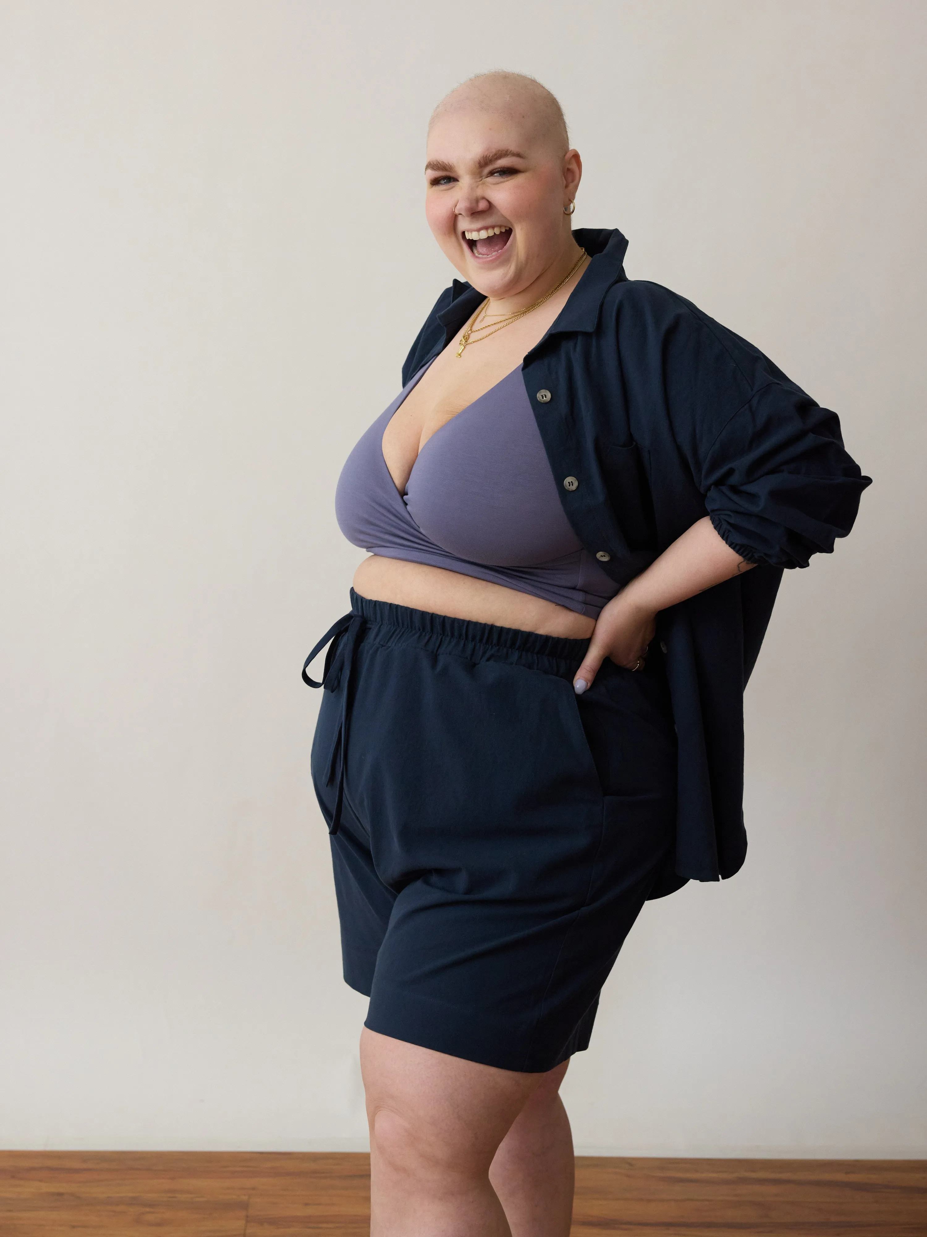 NAVY COTTON CREPE LYNN SHORT