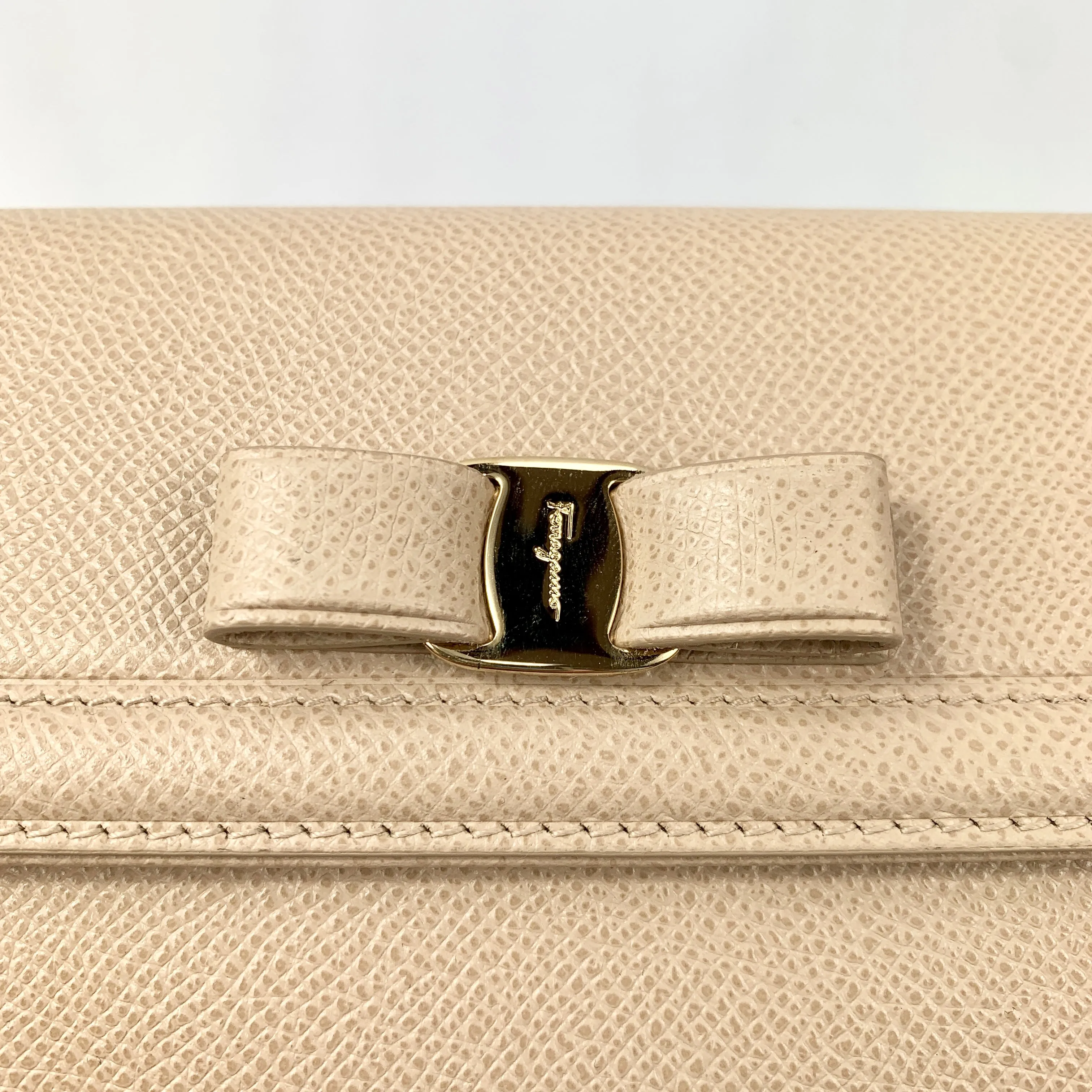 Salvatore Ferragamo Vara Bow Long Wallet in Macadamia Beige