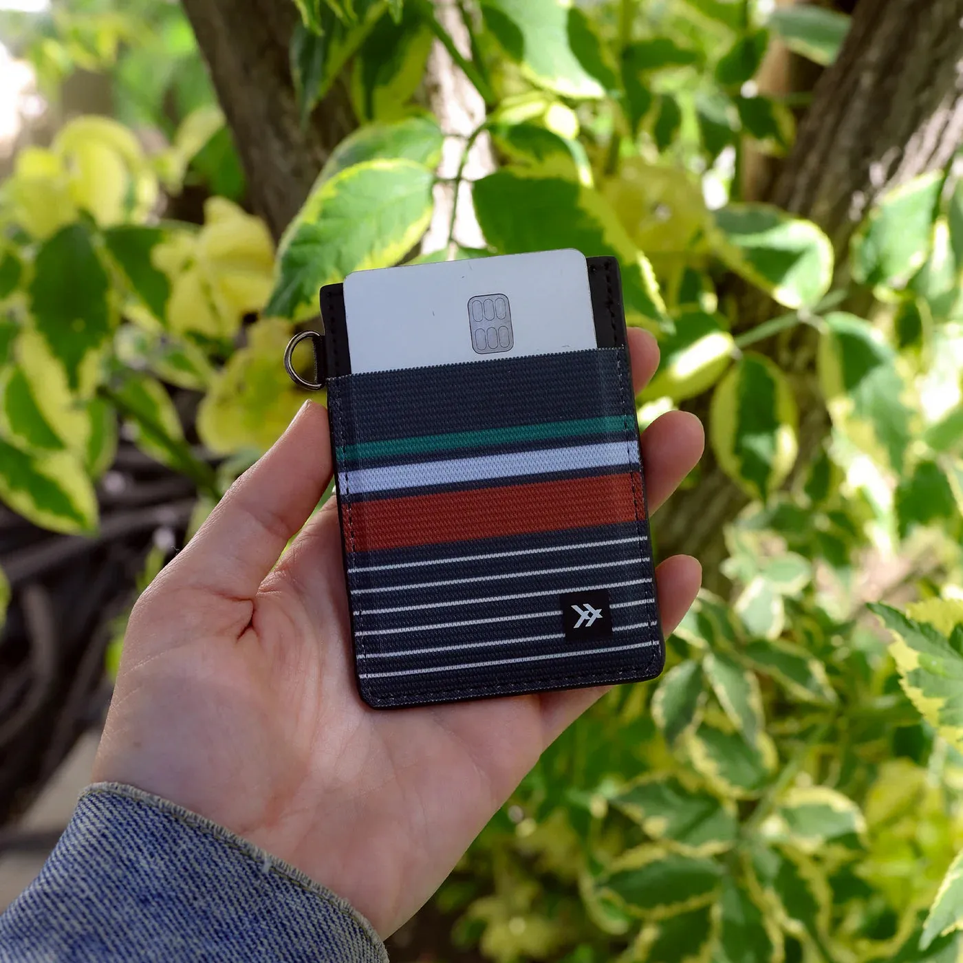 Thread Vertical Wallet